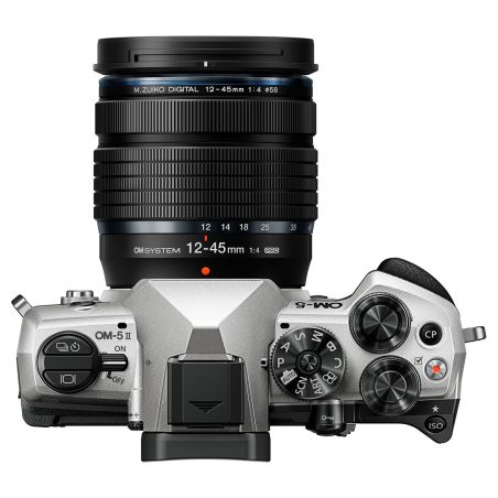 OM System OM‑5 II Silver + 12‑45 mm F4 Pro – Pack hybride 4/3 tout-terrain  
