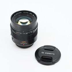 PANASONIC LEICA 42.5MM F/1.2