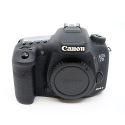 CANON EOS 7D MARK II...