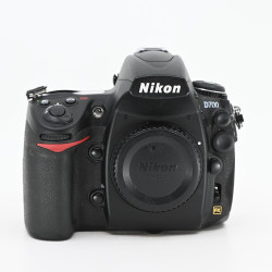 NIKON D700 NOIR NU