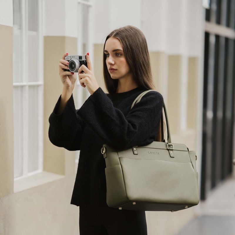 LOULEX Handbag Olive – Sac photo élégant avec compartiment 16"