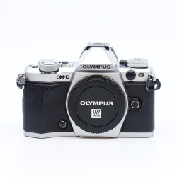 OLYMPUS OM-D E-M5 II...