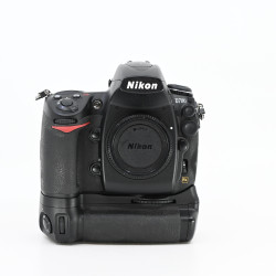 NIKON D700 NOIR + GRIP...
