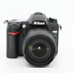 NIKON D7000 + ZOOM AFS...