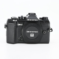 OM SYSTEM OM-5  NOIR NU...