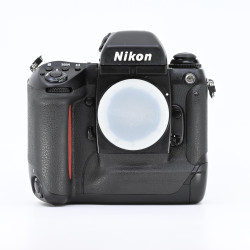 NIKON F5 argentique...