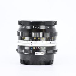 NIKON objectif NIKKOR 28MM...