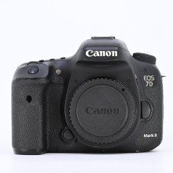 CANON EOS 7D MARK II...