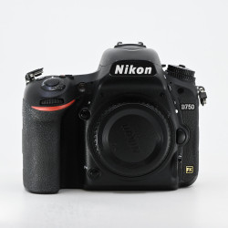 NIKON D750