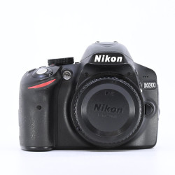 NIKON D3200 réflex...