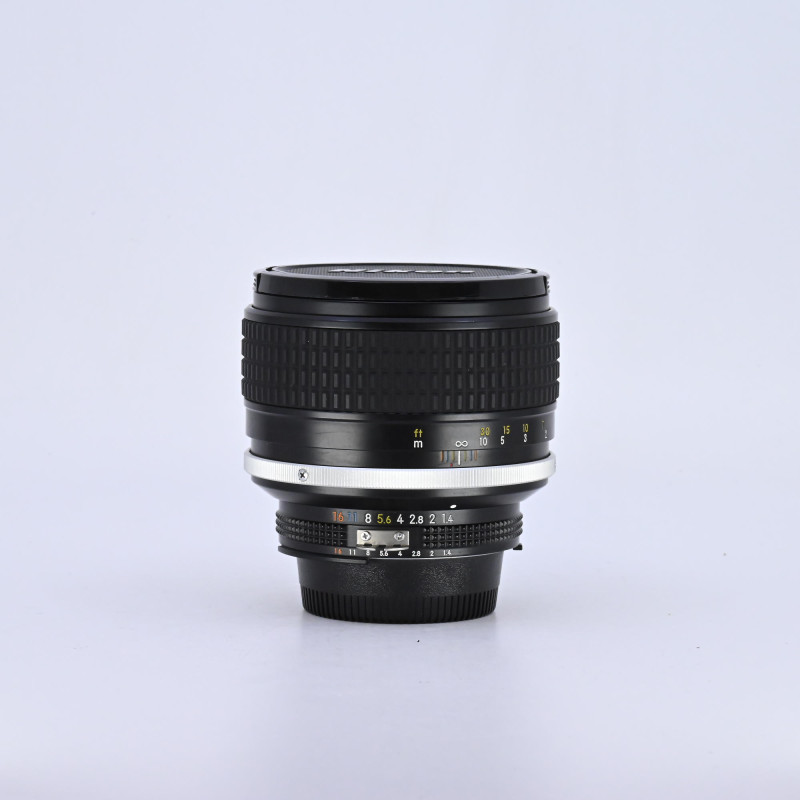 Nikon AI-S NIKKOR 85mm f/1.4 d'Occasion Bon État Garantie 12 Mois