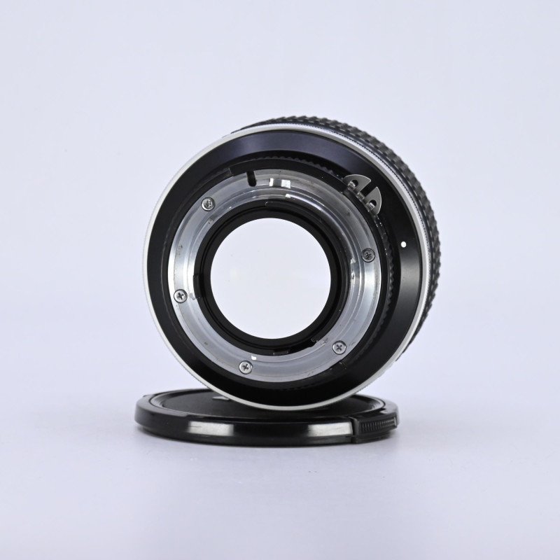Nikon AI-S NIKKOR 85mm f/1.4 d'Occasion Bon État Garantie 12 Mois
