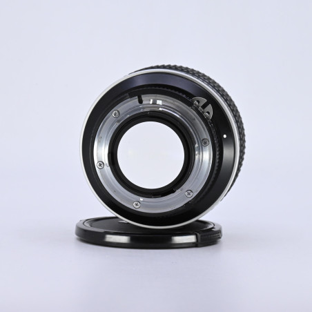 Nikon AI-S NIKKOR 85mm f/1.4 d'Occasion Bon État Garantie 12 Mois