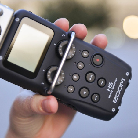 ZOOM ENREGISTREUR H5 - 4 PISTES PORTABLE ZOOM ENREGISTREUR H5 - 4 PISTES PORTABLE