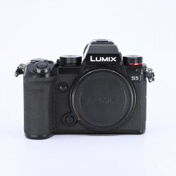 PANASONIC LUMIX S5...