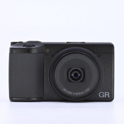 RICOH GR IV + GF-2...