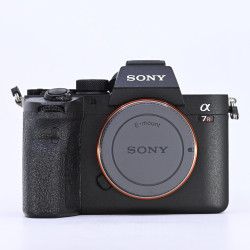SONY ALPHA A7R IV...