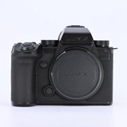 PANASONIC LUMIX S5 II X...