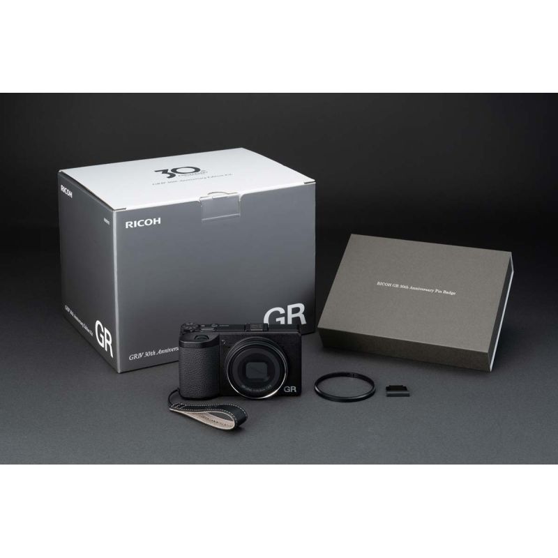 RICOH GR IV 30th Anniversary finition inspirée du GR1