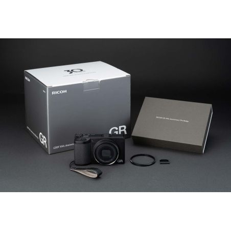 RICOH GR IV 30th Anniversary finition inspirée du GR1