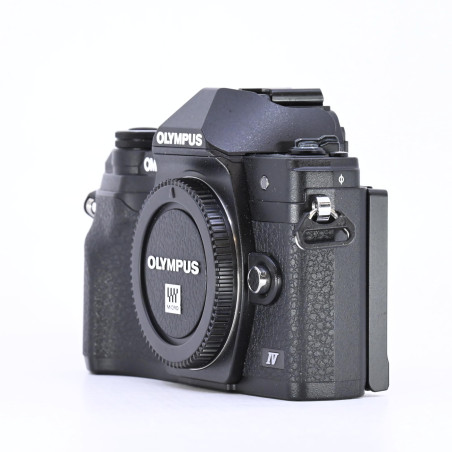 Olympus OM-D E-M10 Mark IV d'Occasion Bon état Garantie 12 Mois