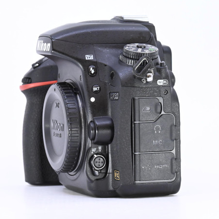 Nikon D750 + Grip d'Occasion Très bon état Garantie 12 Mois