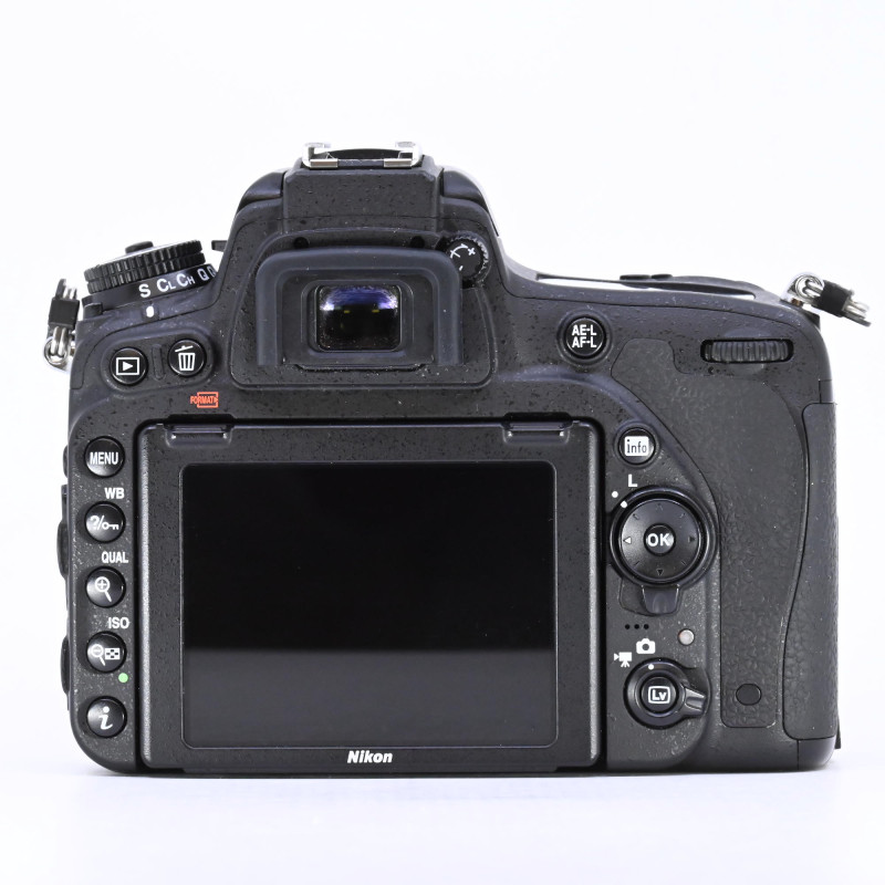 Nikon D750 + Grip d'Occasion Très bon état Garantie 12 Mois